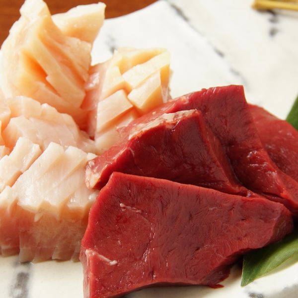 宇部新川の当居酒屋では肉刺しが人気のメニューでございます