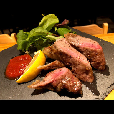 宇部新川で居酒屋を営む当店は肉バルとして人気がございます